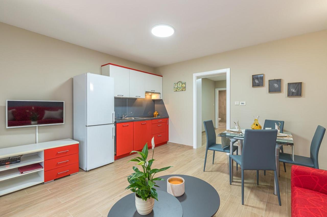 Apartment Complex Irena With Pool Porec Ngoại thất bức ảnh