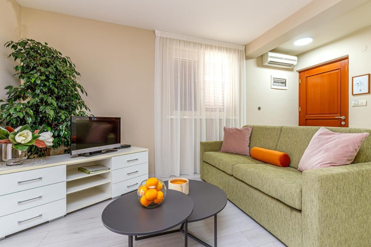 Apartment Complex Irena With Pool Porec Ngoại thất bức ảnh